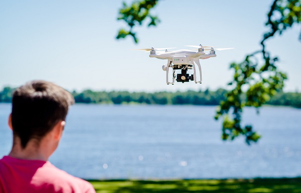 Jak bezpiecznie latać dronem